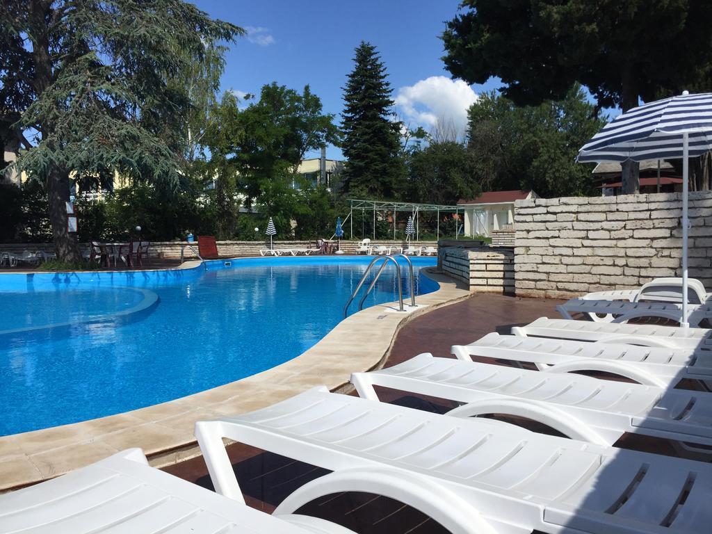 Bisser Hotel - Free Parking - Free Pool Access Balçık Dış mekan fotoğraf