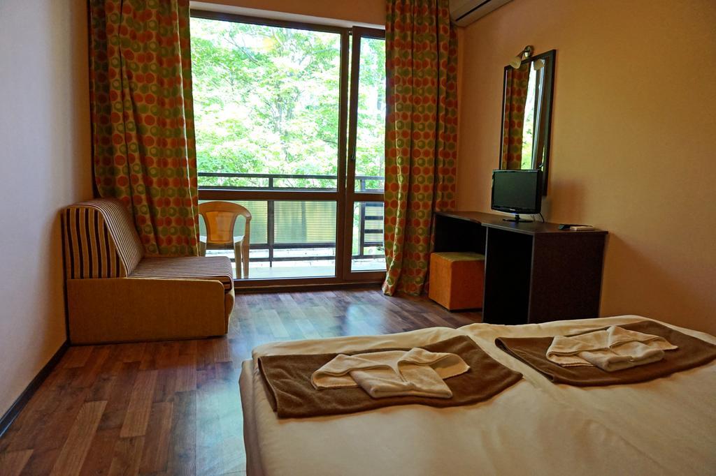 Bisser Hotel - Free Parking - Free Pool Access Balçık Dış mekan fotoğraf